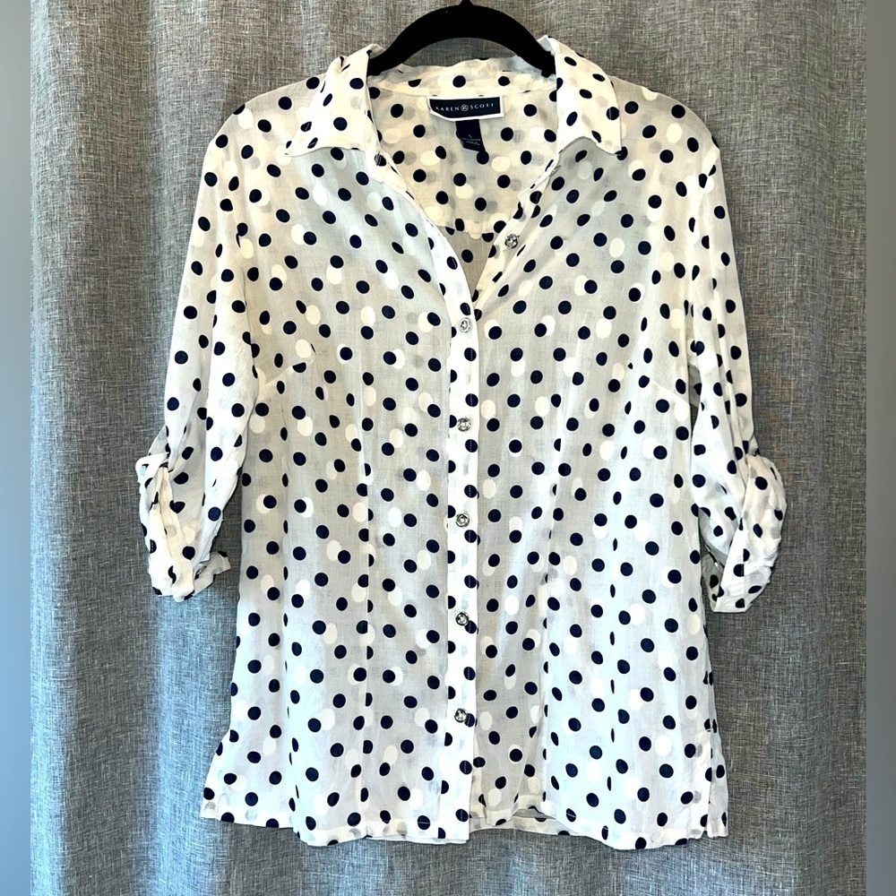 Karen Scott lightweight button down top Small